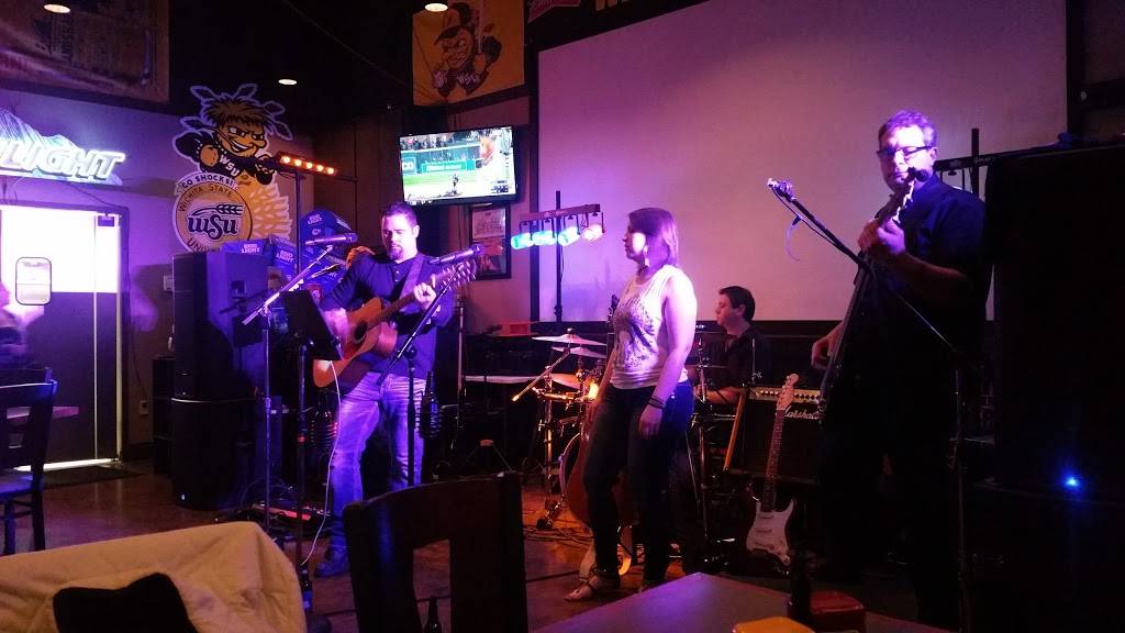 Madrocks Restaurant & Sports Bar | restaurant | 1821 E Madison Ave #100, Derby, KS 67037, USA | 3164257632 OR +1 316-425-7632