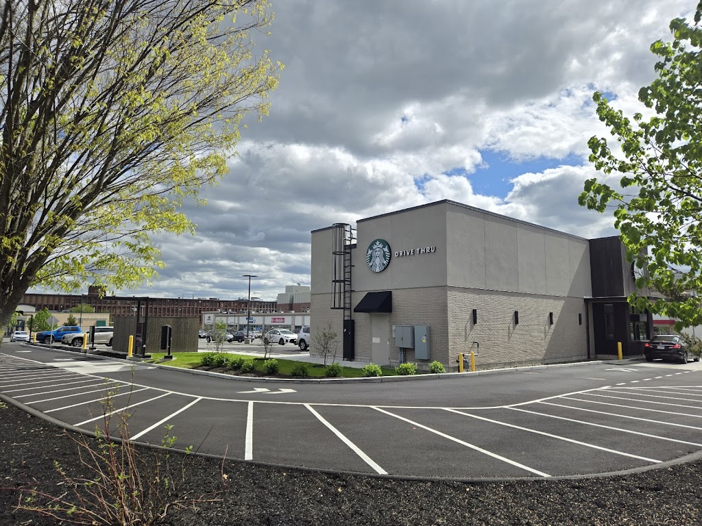 Starbucks | cafe | 4 Broadway, Methuen, MA 01844, USA | 3512085243 OR +1 351-208-5243