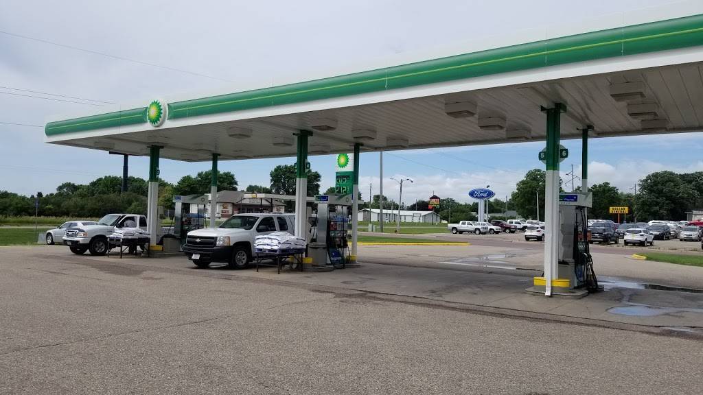 Subway | meal takeaway | 410 Haynes Ave NE, Madelia, MN 56062, USA | 5076422887 OR +1 507-642-2887