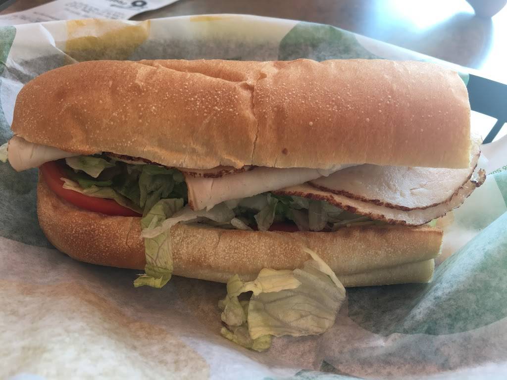 Subway | restaurant | 7480 University Blvd, Winter Park, FL 32792, USA | 4076779366 OR +1 407-677-9366