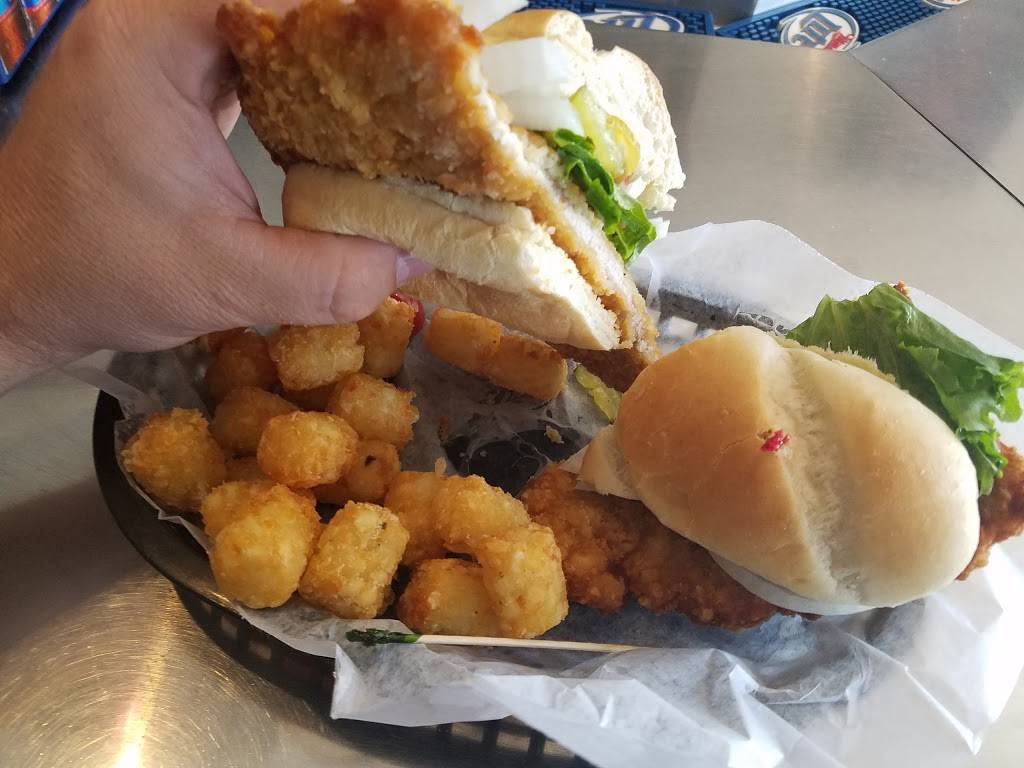 Kippys Place | restaurant | 364 NW Main St, Elkhart, IA 50073, USA | 5153673104 OR +1 515-367-3104