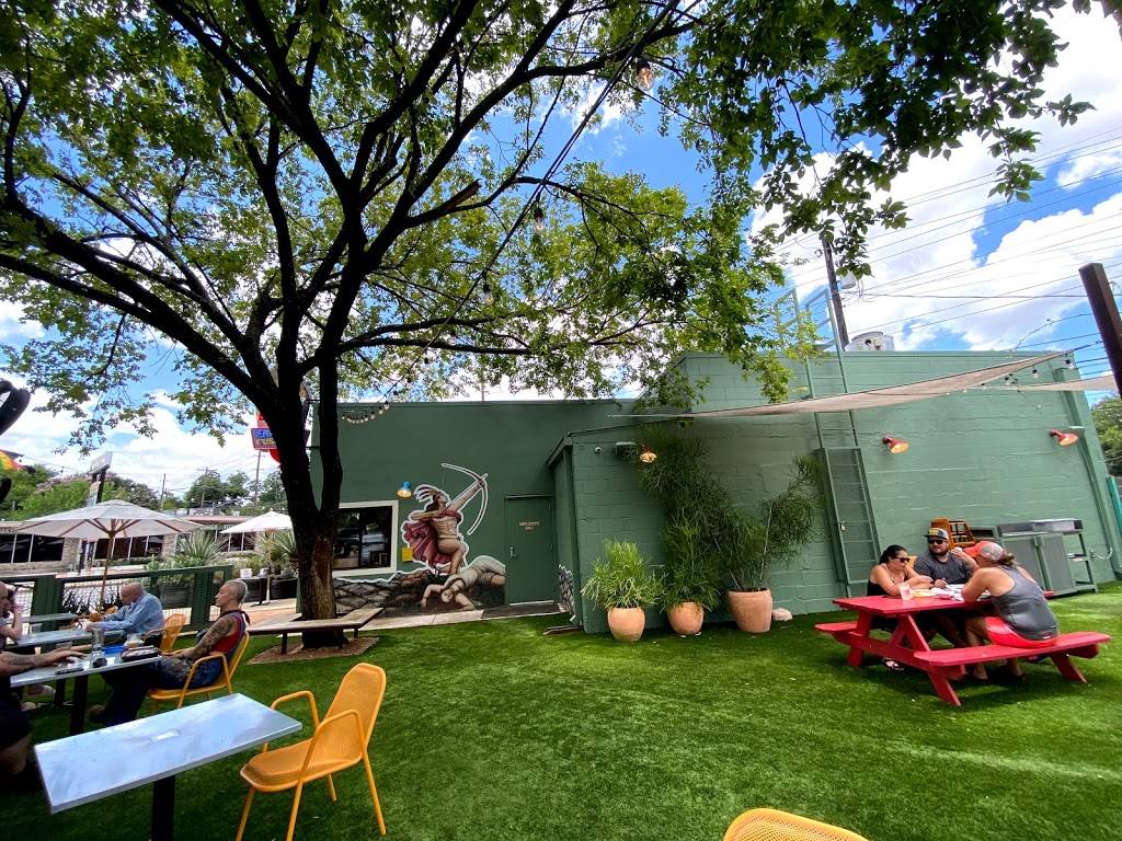 Lou’s | restaurant | 1900 E Cesar Chavez St, Austin, TX 78702, USA | 5126605171 OR +1 512-660-5171