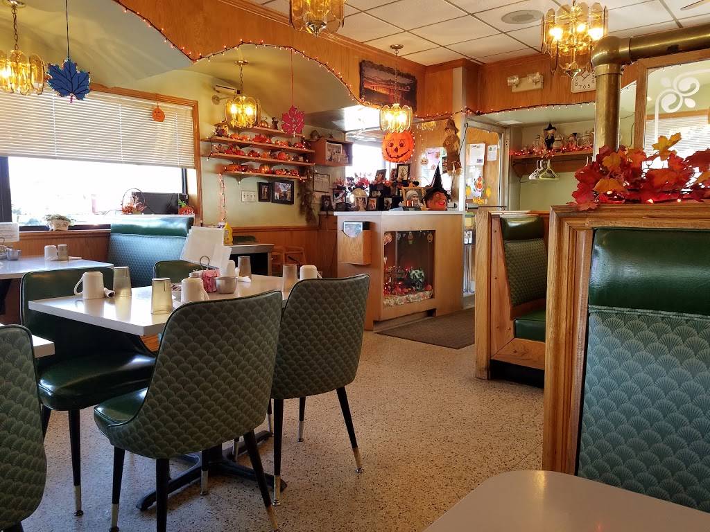 Parkway Family Restaurant | restaurant | 1400 E 13th Ave, Mendota, IL 61342, USA | 8155396837 OR +1 815-539-6837