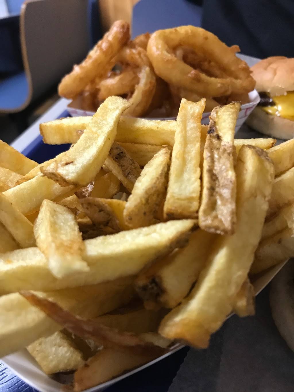 Harmons Lunch | restaurant | 144 Gray Rd, Falmouth, ME 04105, USA | 2077979857 OR +1 207-797-9857