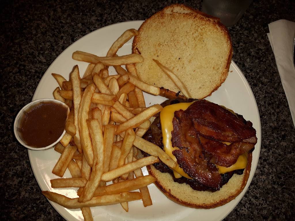 Roadhouse 23 | restaurant | 325 Mitchell Rd S, Listowel, ON N4W 3K9, Canada | 5192912901 OR +1 519-291-2901