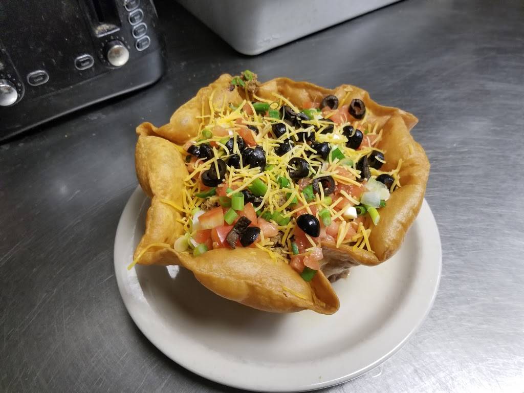 750 Grill | restaurant | 2190 Whitehall Rd, Muskegon, MI 49445, USA | 2317447507 OR +1 231-744-7507