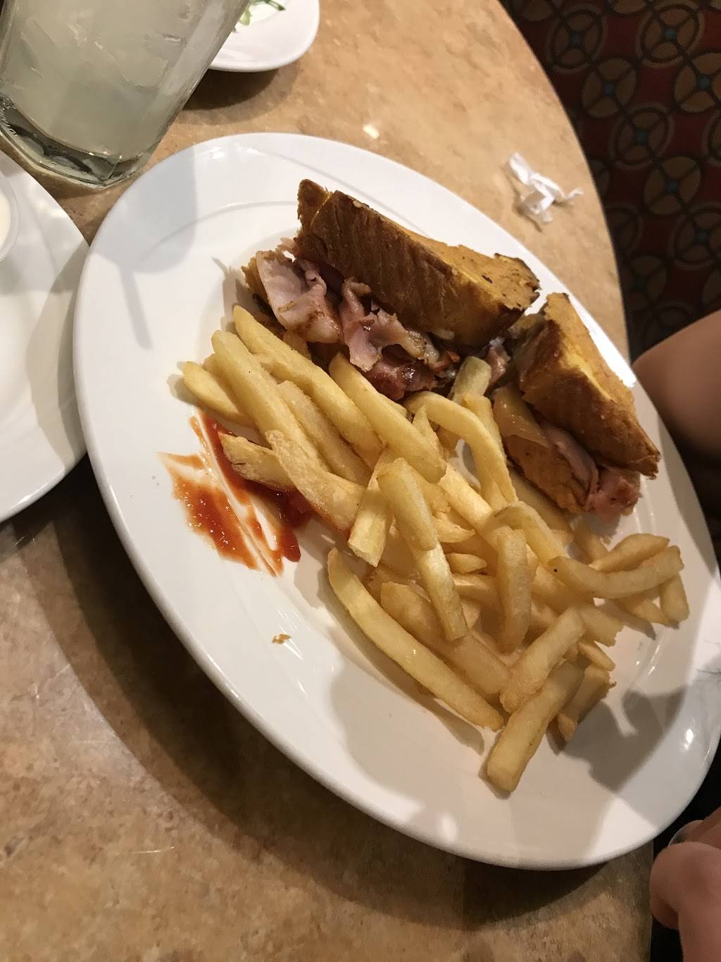 Café Central | restaurant | 407 N Virginia St, Reno, NV 89501, USA | 7753294777 OR +1 775-329-4777