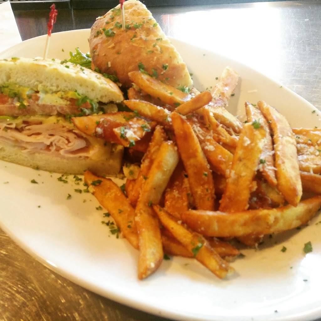 Petes Restaurant & BrewHouse | restaurant | 881 Lifestyle St, Manteca, CA 95337, USA | 2098254200 OR +1 209-825-4200