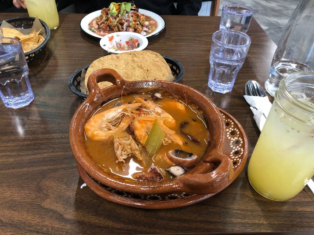 Isla del Mar Restaurante | restaurant | 5101 S 36th St, Omaha, NE 68107, USA | 4022135723 OR +1 402-213-5723