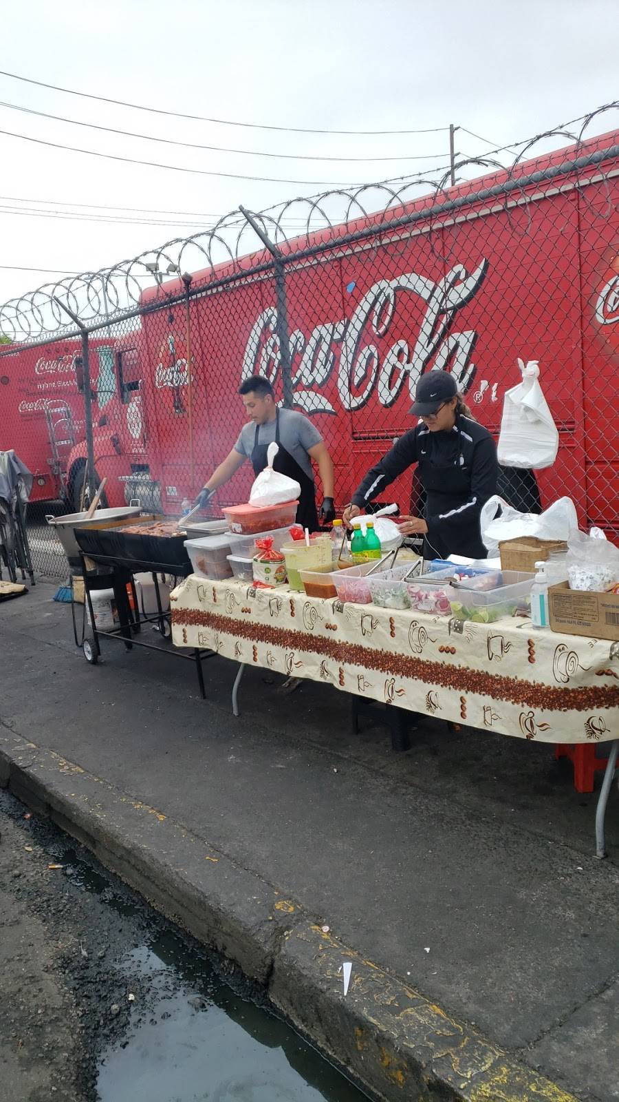 Tacos al carbon El güero | restaurant | 10 S Birch St, Los Angeles, CA 90021, USA | 2134774635 OR +1 213-477-4635