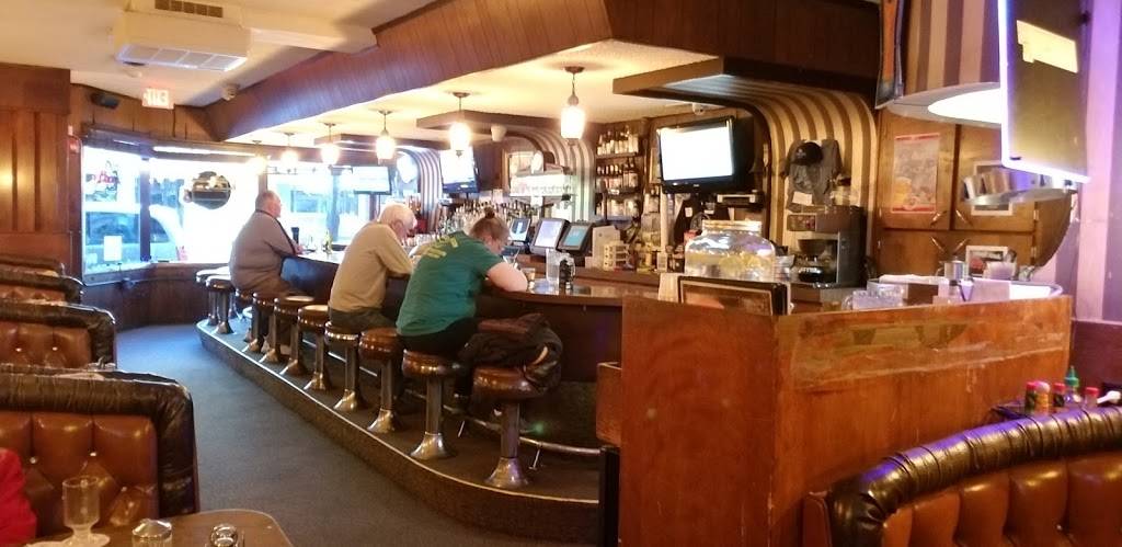 Blue Moon Lounge | restaurant | 310 NE 3rd St, McMinnville, OR 97128, USA | 5034723045 OR +1 503-472-3045