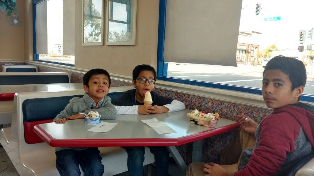 Fosters Freeze | restaurant | 1593 First St, Livermore, CA 94550, USA | 5104471692 OR +1 510-447-1692