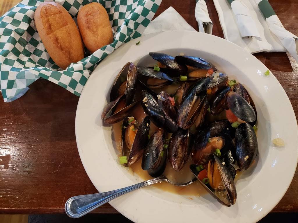 Irish Tavern | restaurant | 4703 Elizabeth Lake Rd, Waterford Twp, MI 48327, USA | 2486839056 OR +1 248-683-9056