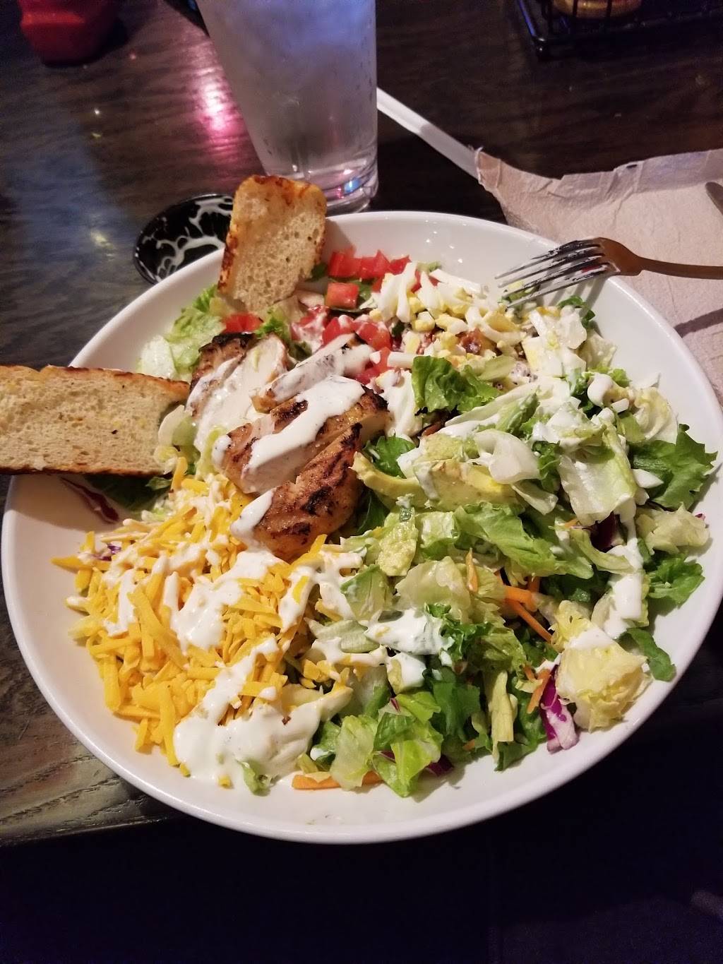 Red Robin Gourmet Burgers and Brews | restaurant | 2405 SE Tualatin Valley Hwy, Hillsboro, OR 97123, USA | 5036481515 OR +1 503-648-1515