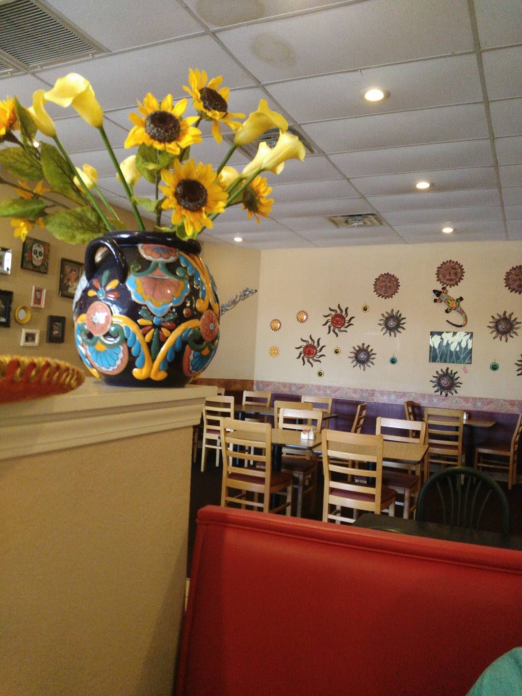 El Sol Mexican Restaurant | restaurant | 2630 E Citizens Dr #21, Fayetteville, AR 72703, USA | 4794430606 OR +1 479-443-0606