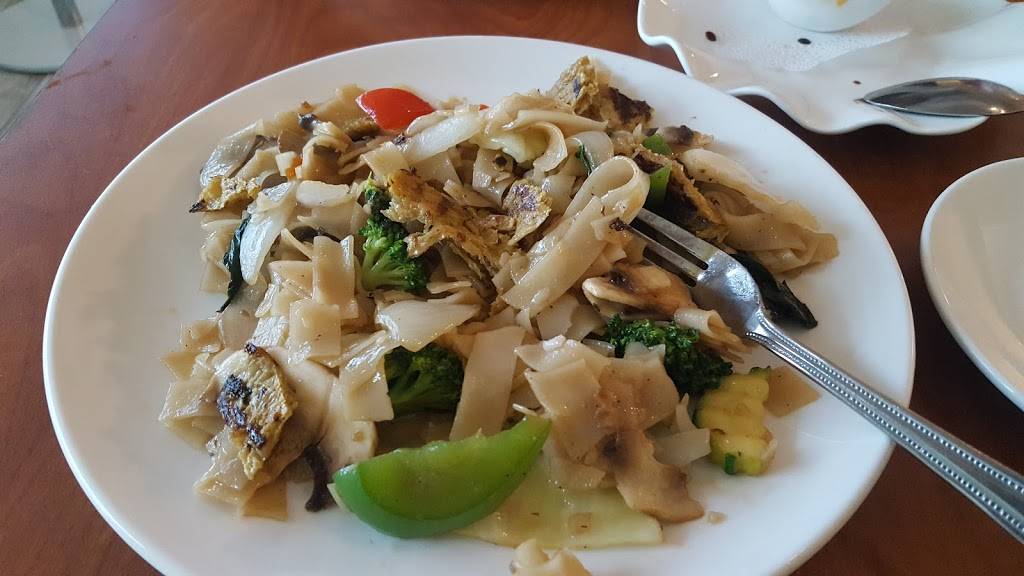 Veggie Thai Cafe | restaurant | 3690 E Bay Dr ste h, Largo, FL 33771, USA | 7277244969 OR +1 727-724-4969