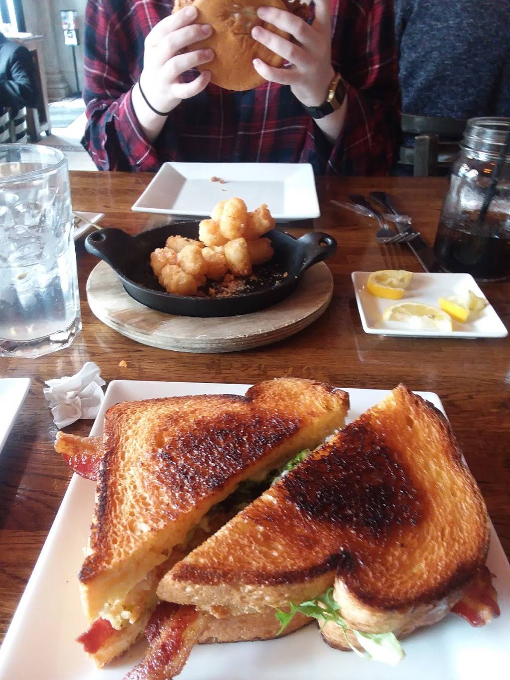 South Kitchen + Bar | restaurant | 247 E Washington St, Athens, GA 30601, USA | 7063956125 OR +1 706-395-6125