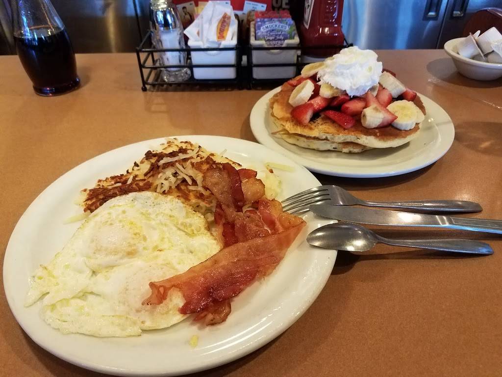 Dennys | restaurant | 8431 244th St SW, Edmonds, WA 98026, USA | 4255820578 OR +1 425-582-0578