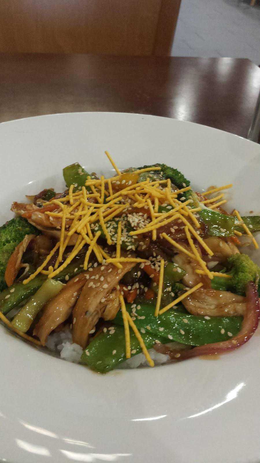 Swiss Chalet | restaurant | 10909 Yonge St, Richmond Hill, ON L4C 3E3, Canada | 9057800533 OR +1 905-780-0533