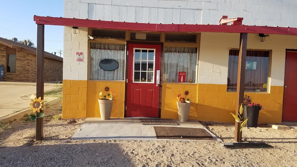 Susans Cafe | restaurant | 212 Juniper St, Welch, TX 79377, USA | 8064897572 OR +1 806-489-7572