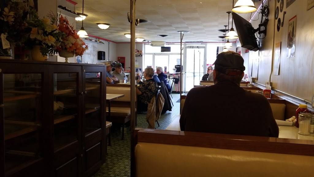 M & M Grill | restaurant | 218 E State St, Colon, MI 49040, USA | 2694322905 OR +1 269-432-2905