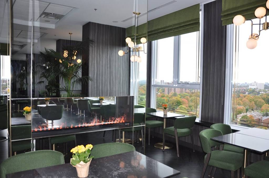 Le ST Laurent Restaurant | restaurant | 460 St. Laurent Boulevard, Penthouse, Ottawa, ON K1K 4Z2, Canada | 6134211444 OR +1 613-421-1444