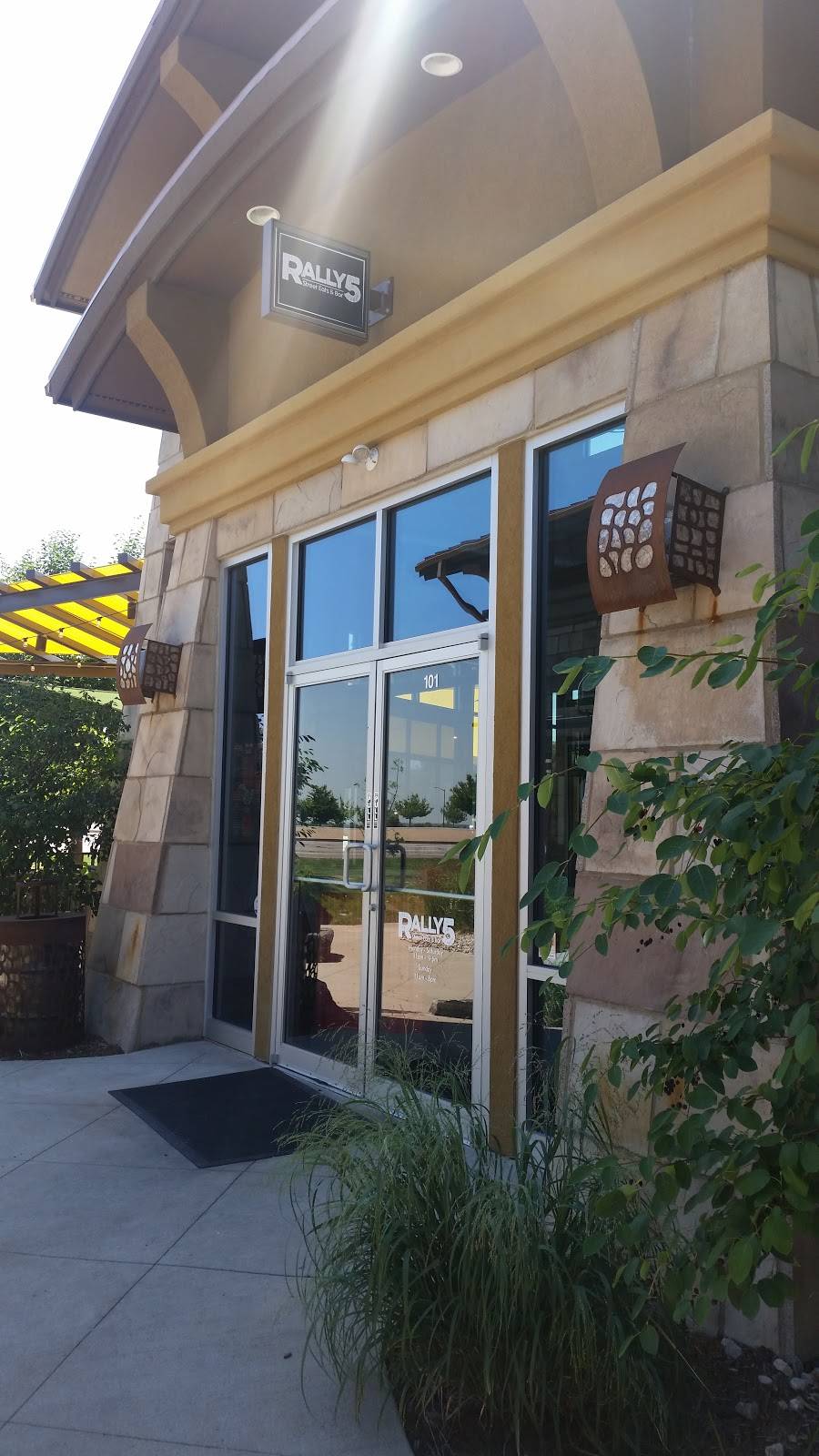 Rally5 Street Eats & Bar | restaurant | 2310 E Harmony Rd, Fort Collins, CO 80528, USA | 9708932139 OR +1 970-893-2139