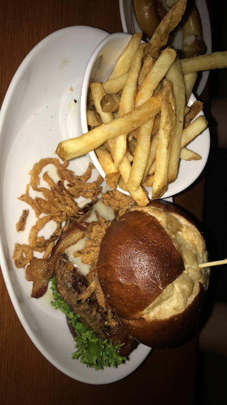 Bulldog Ale House | restaurant | 157 S Weber Rd, Bolingbrook, IL 60490, USA | 6303780333 OR +1 630-378-0333