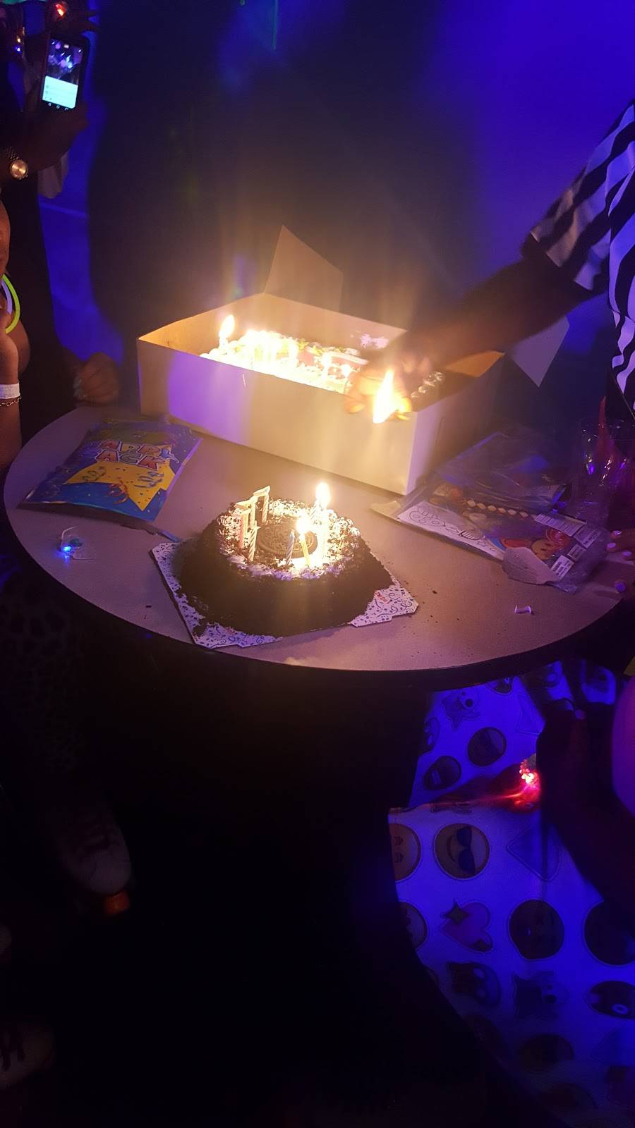 Hot Skates | restaurant | 1716 Whitehead Rd, Woodlawn, MD 21207, USA | 4102657525 OR +1 410-265-7525