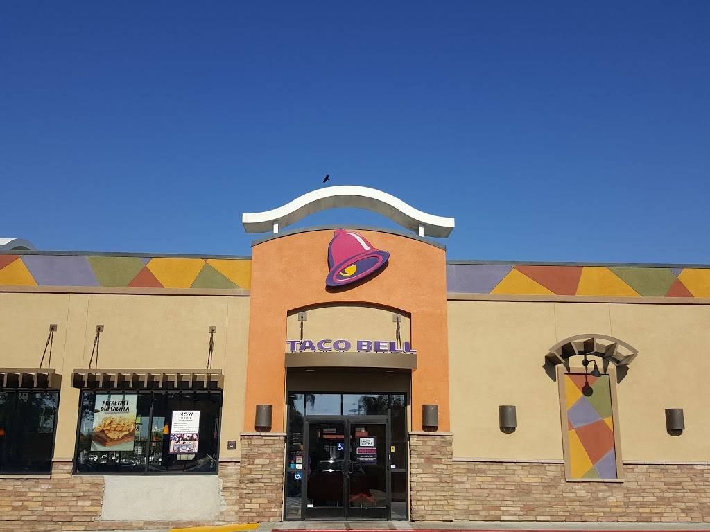 Taco Bell | meal takeaway | 5850 Del Amo Blvd, Lakewood, CA 90713, USA | 5624218043 OR +1 562-421-8043