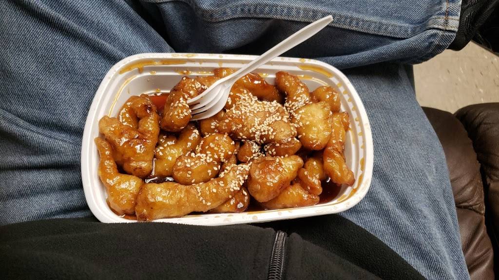 New Hong Kong Chinese Restaurant | restaurant | 4120 University Ave, Des Moines, IA 50311, USA | 5152794711 OR +1 515-279-4711