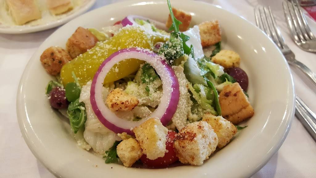 Maggianos Little Italy | restaurant | 4999 Old Orchard Shopping Ctr Space #A28, Skokie, IL 60077, USA | 8479339555 OR +1 847-933-9555