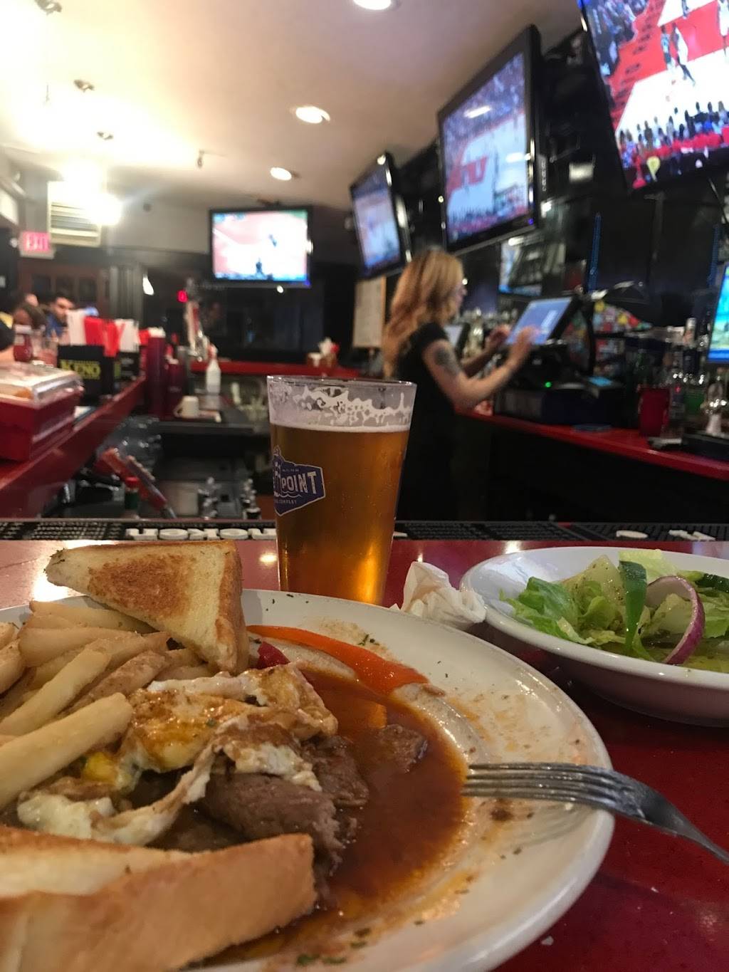 Gridiron Sports Bar | restaurant | 2416 Grand Army of the Republic Hwy, Swansea, MA 02777, USA | 5083796168 OR +1 508-379-6168