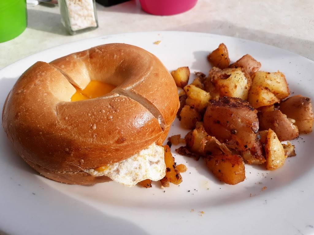 Florios Of Little Italy | restaurant | 3301, 200 Garfield St, Hollywood, FL 33019, USA | 9549250004 OR +1 954-925-0004