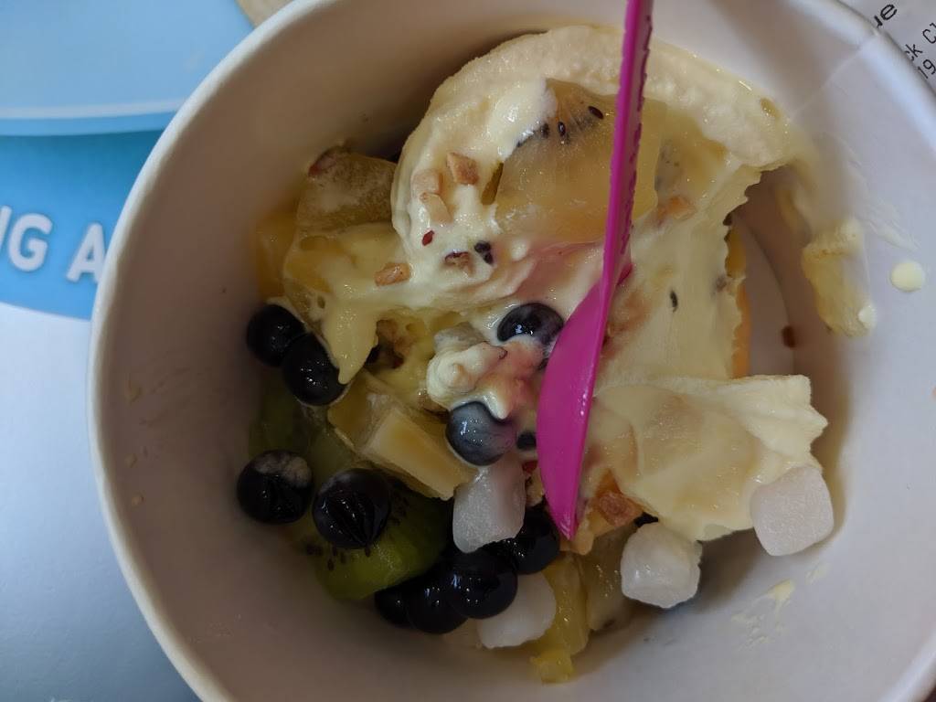 Menchies Frozen Yogurt | bakery | 19122 Beardslee Blvd Classroom, Bothell, WA 98011, USA | 4254194664 OR +1 425-419-4664