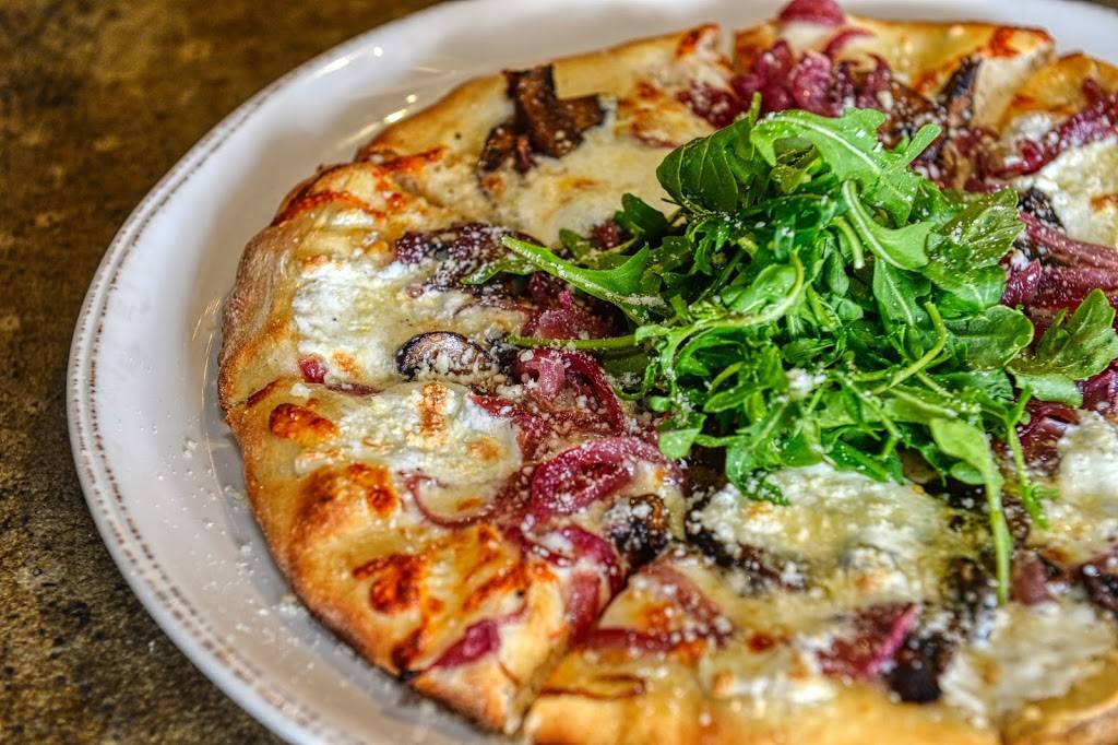 Leos Italian Social | restaurant | 2251 Front St, Cuyahoga Falls, OH 44221, USA | 3304004427 OR +1 330-400-4427