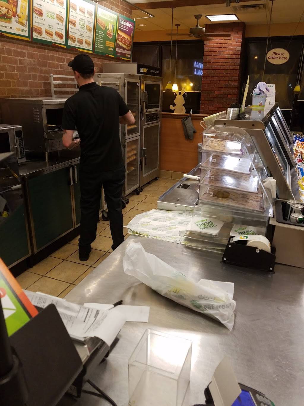 Subway | restaurant | 4601 US-31, Calera, AL 35040, USA | 2056686459 OR +1 205-668-6459