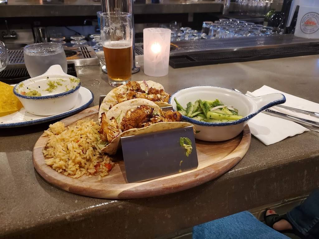 Lindeys Lake House Lakewood | restaurant | 15625 Detroit Ave, Lakewood, OH 44107, USA | 2163039699 OR +1 216-303-9699