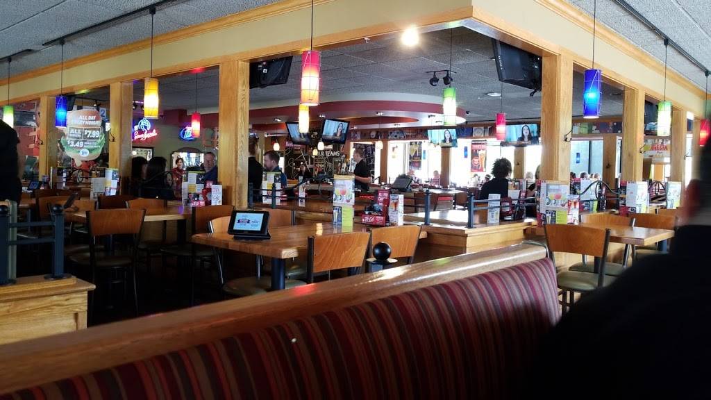Applebees Grill + Bar | restaurant | 17771 Southpark Center, Strongsville, OH 44136, USA | 4405725292 OR +1 440-572-5292