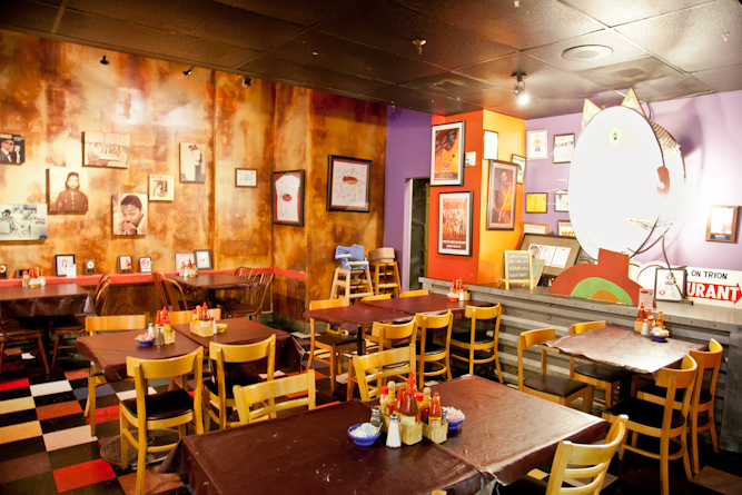 Merts Heart And Soul | restaurant | 214 N College St, Charlotte, NC 28202, USA | 7043424222 OR +1 704-342-4222