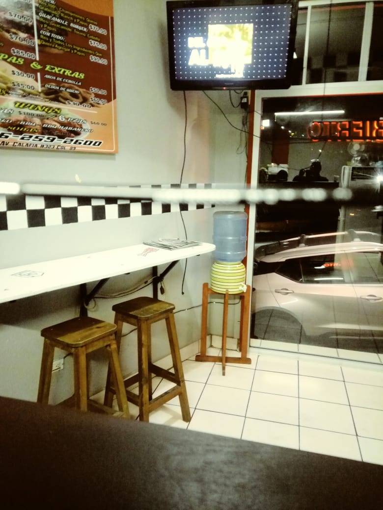 Racing Wings | restaurant | Calle Calafia 323, Colonia Popular 89, Popular 1989, 22812 Ensenada, B.C., Mexico | 016462592600 OR +52 646 259 2600