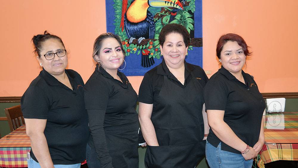 Las Comadres | restaurant | 202 W Main St, Santa Maria, CA 93458, USA | 8059288566 OR +1 805-928-8566