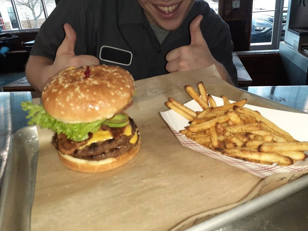 Scooters Triple Bs | restaurant | 3840 S Hurstbourne Pkwy, Louisville, KY 40299, USA | 5027493138 OR +1 502-749-3138