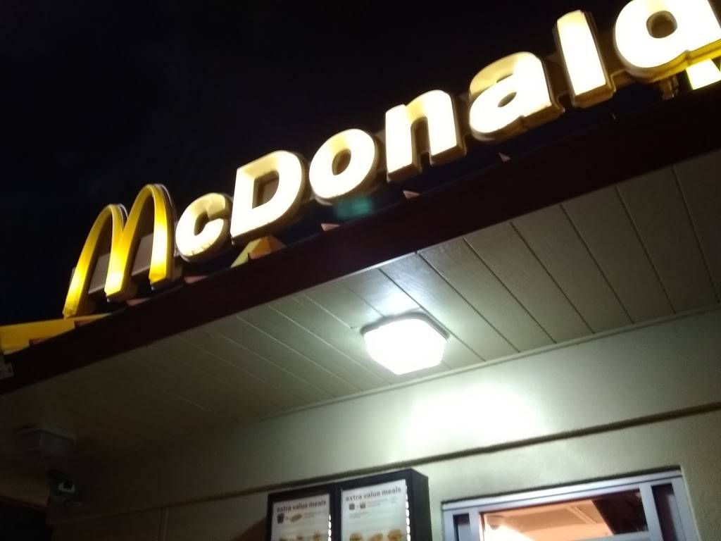 McDonalds | cafe | 4657 Quince Rd, Memphis, TN 38117, USA | 9016831925 OR +1 901-683-1925