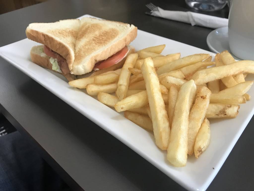 Chestnut Hill Restaurant | restaurant | 616 Hammond St, Chestnut Hill, MA 02467, USA | 6177388654 OR +1 617-738-8654