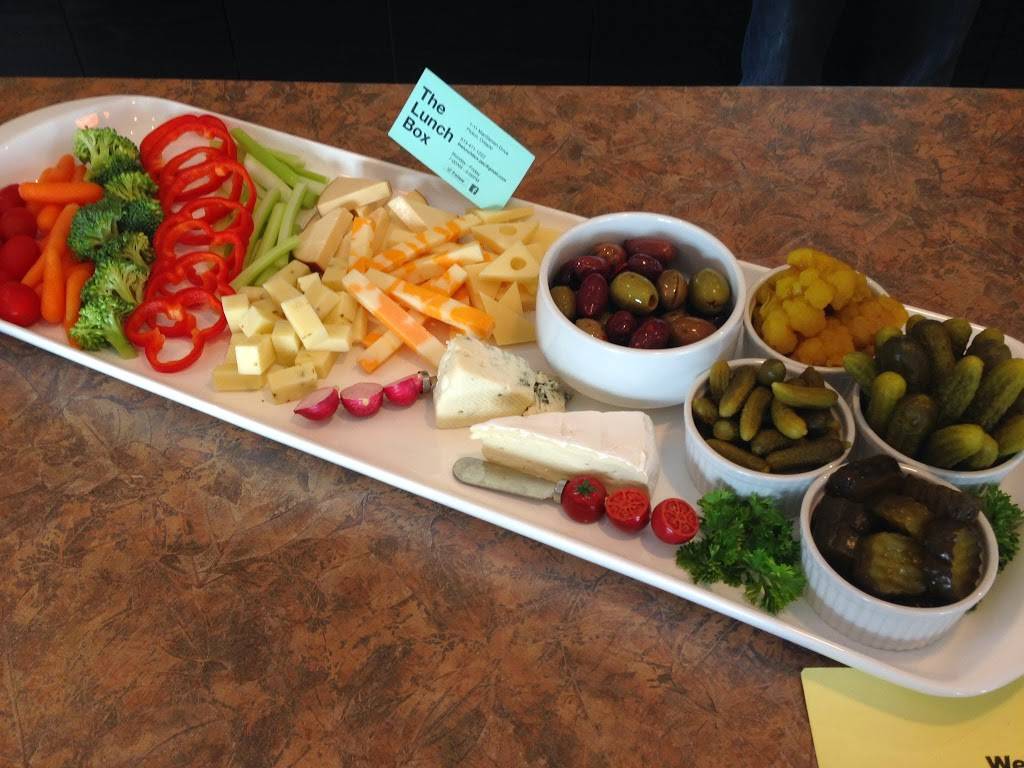 The Lunch Box | restaurant | 11 Macsteven Dr #1, Prince Edward, ON K0K, Canada | 6134711222 OR +1 613-471-1222