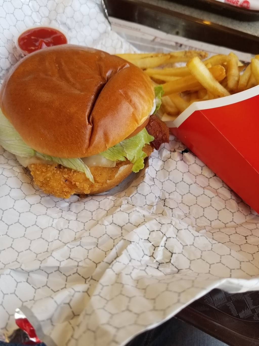 Wendys | restaurant | 6910 Ritchie Hwy, Glen Burnie, MD 21061, USA | 4107609439 OR +1 410-760-9439