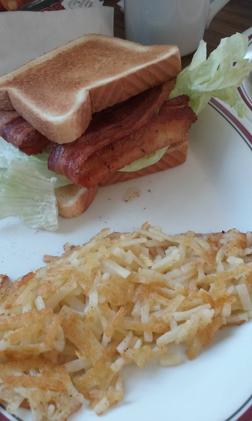 Huddle House | restaurant | 42 Asheville Hwy, Brevard, NC 28712, USA | 8288842726 OR +1 828-884-2726