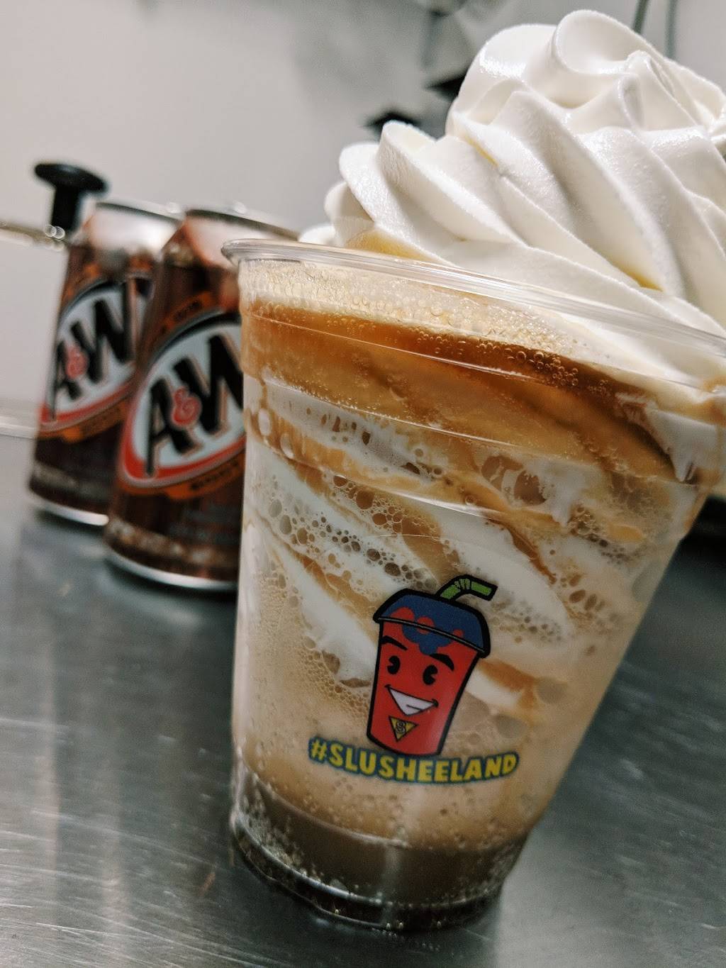 Slusheeland - Frozen Treats and Snacks | meal takeaway | 6005 Vineland Ave #105, North Hollywood, CA 91606, USA | 8187472715 OR +1 818-747-2715