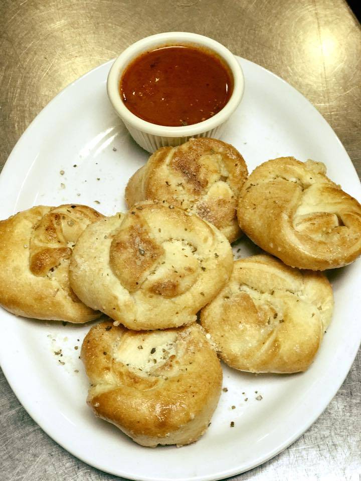 Mad Hatters Pizza | restaurant | 115 Geneva Dr, Oviedo, FL 32765, USA | 4073653808 OR +1 407-365-3808